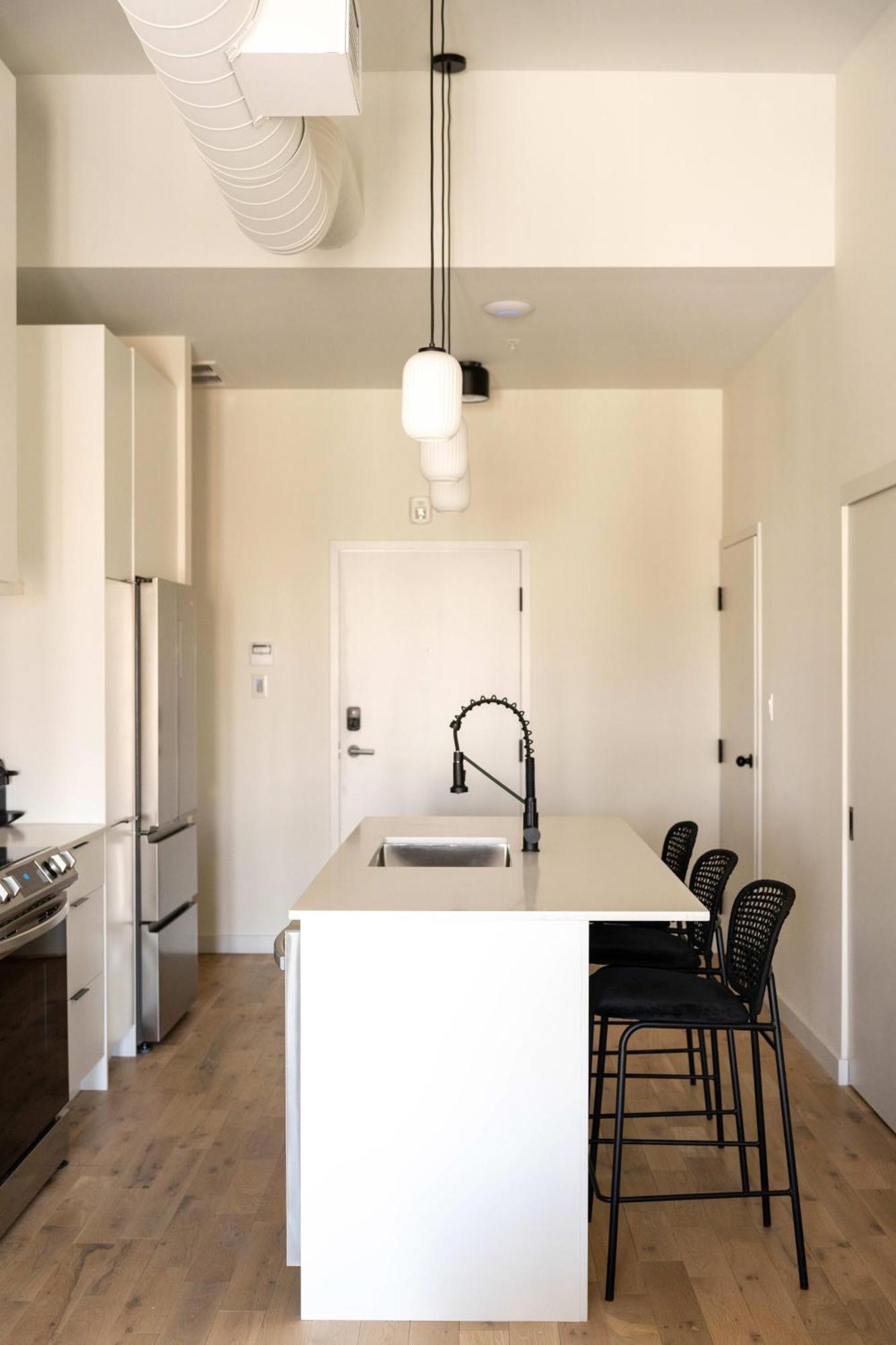 Maison Place Jacques-Cartier By Luxury In Transit Montreal Exterior photo