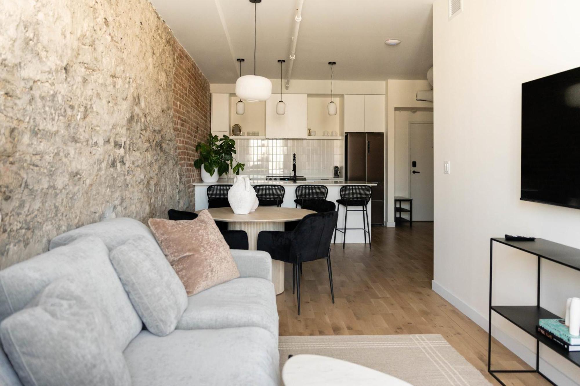 Maison Place Jacques-Cartier By Luxury In Transit Montreal Exterior photo